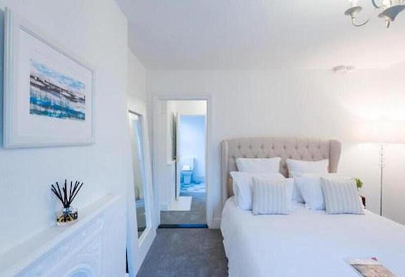 ペンション The Blackwater Suite