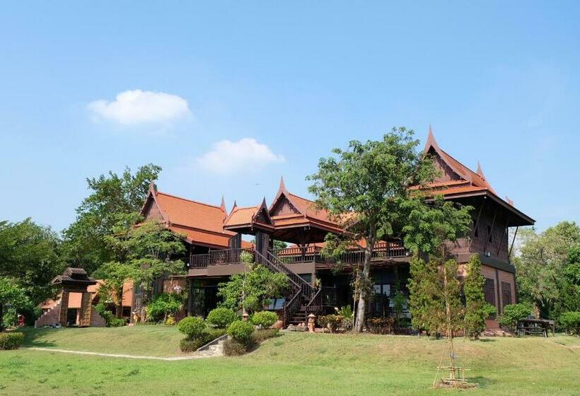 منتجع Rueanrubkwan