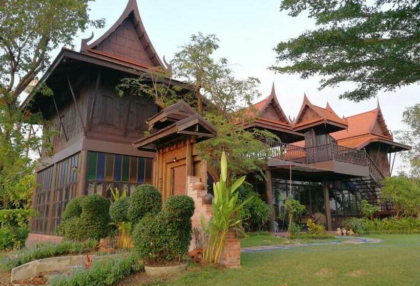 منتجع Rueanrubkwan