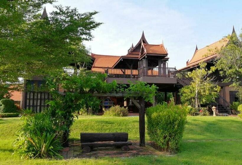 منتجع Rueanrubkwan