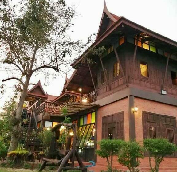 منتجع Rueanrubkwan