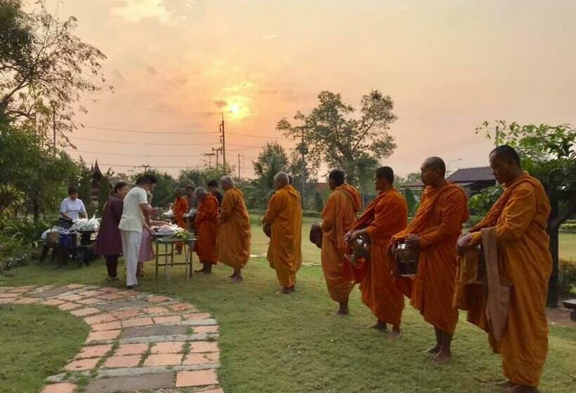 منتجع Rueanrubkwan