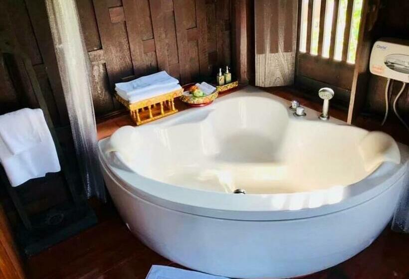 منتجع Rueanrubkwan