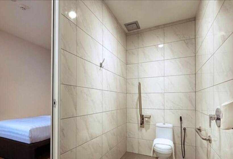 Zone Hotels, Telok Panglima Garang