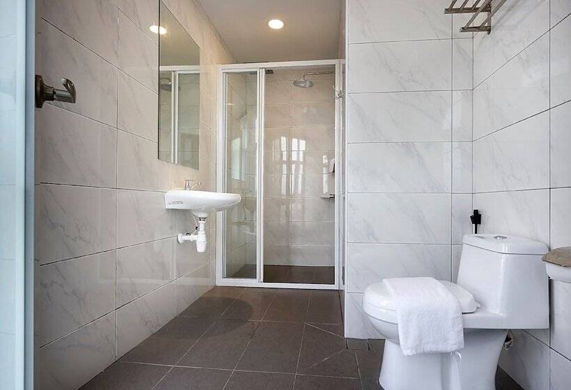 Zone Hotels, Telok Panglima Garang