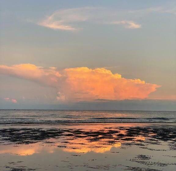 A Villas Resort & Restaurant