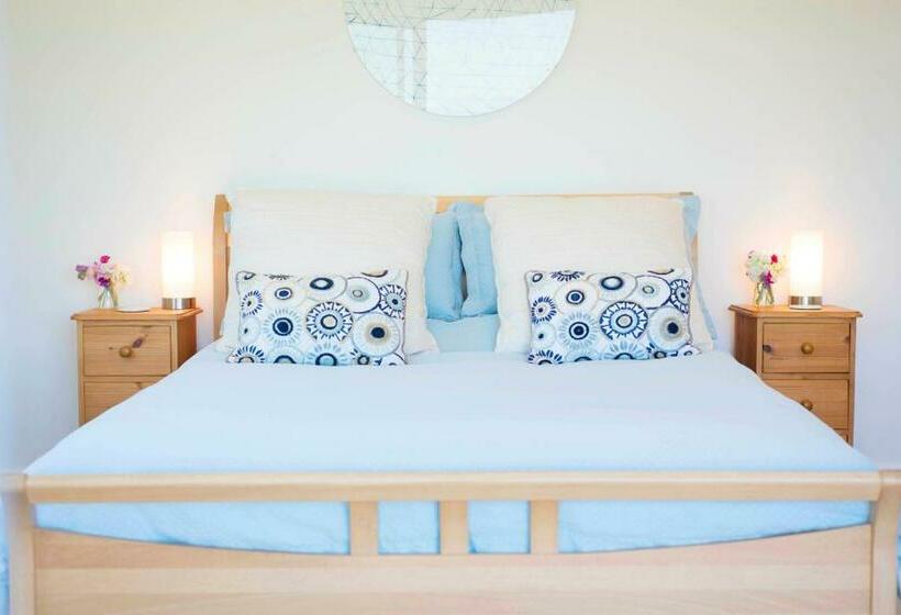 민박 117 Higgs Room With A View