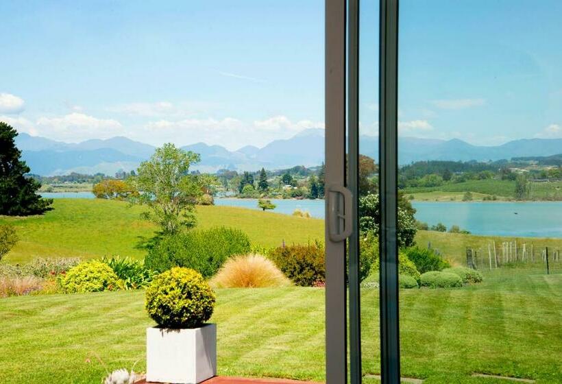 민박 117 Higgs Room With A View