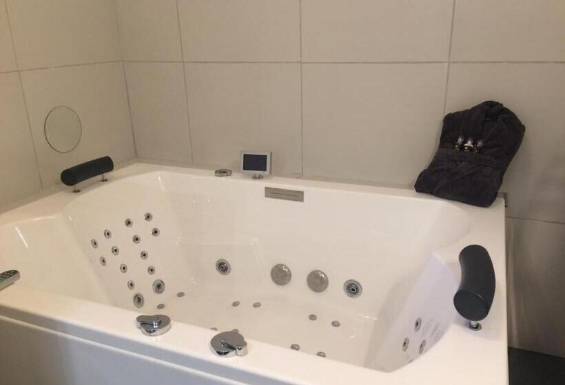 مبيت وإفطار La Parenthese Amoureuse