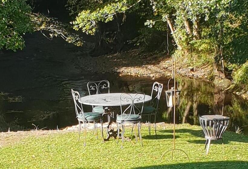 ベッドアンドブレックファースト The Millers Cottage