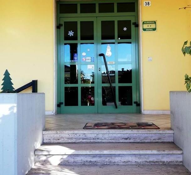 בית מלון כפרי Albergo La Rovere