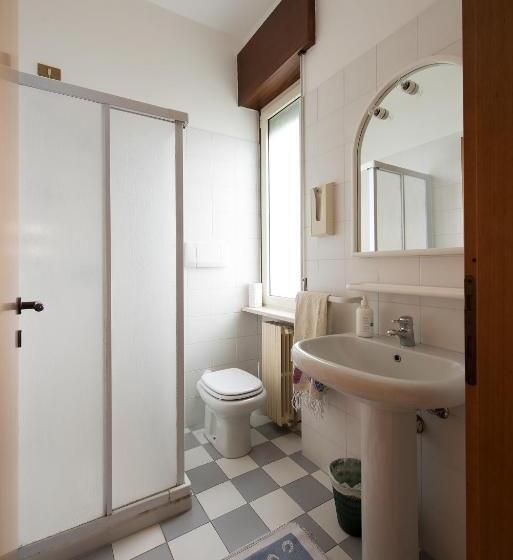 فندق Albergo La Rovere