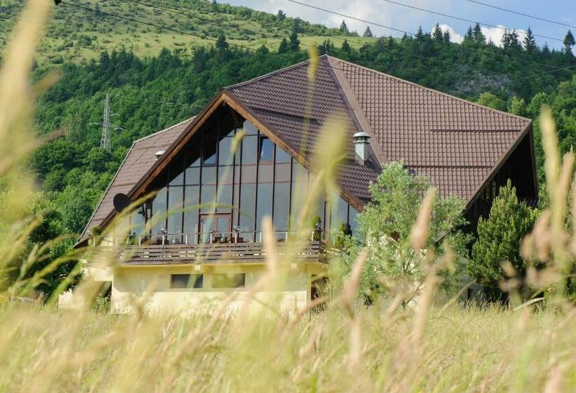 Отель Aqvila Club Rucar