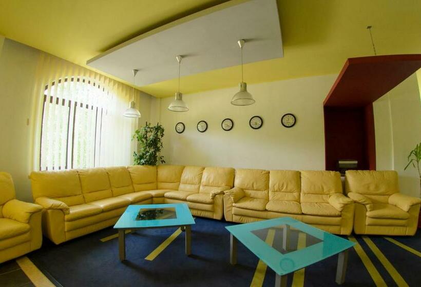 Отель Aqvila Club Rucar