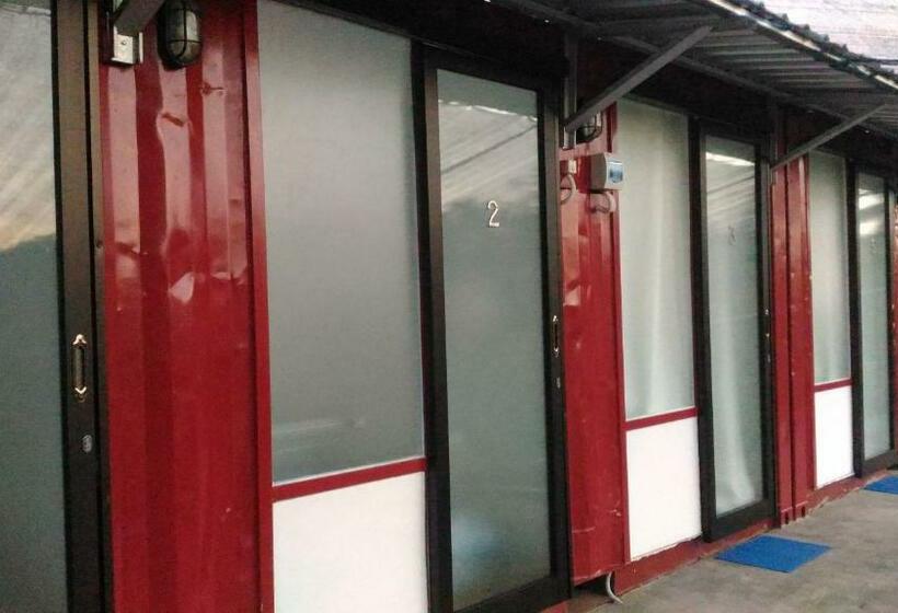 캡슐 호텔 The Container