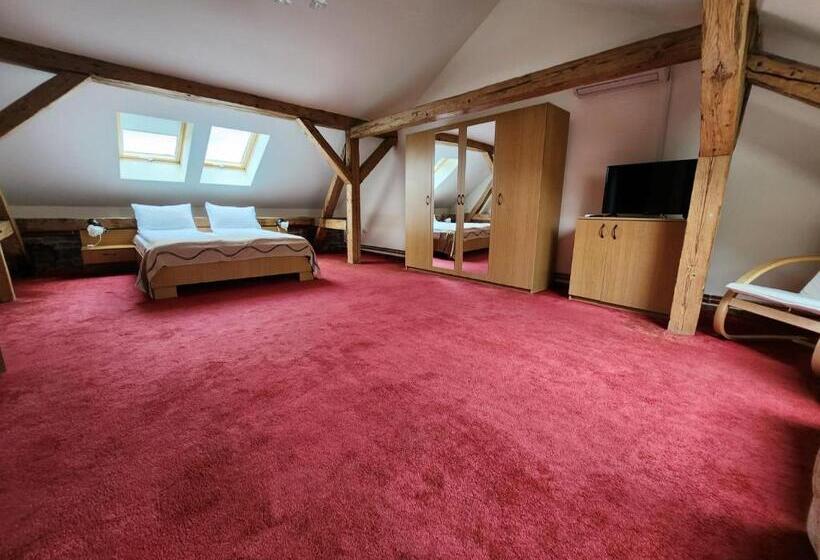 פנסיון Antique Apart