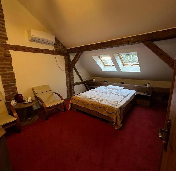 פנסיון Antique Apart