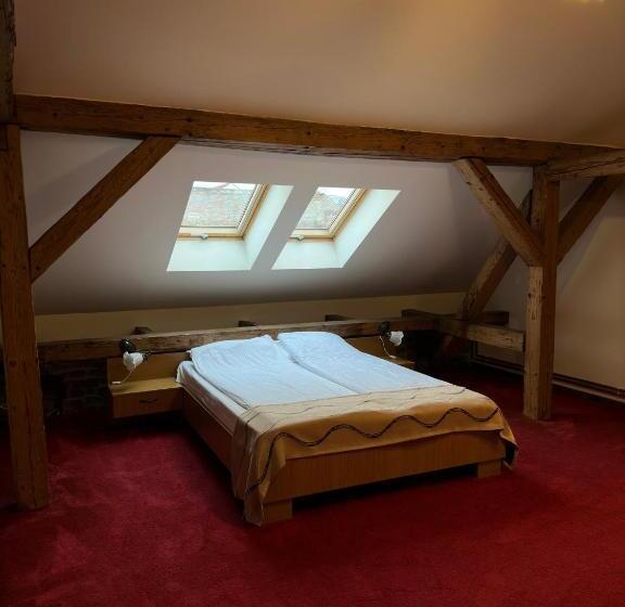 פנסיון Antique Apart