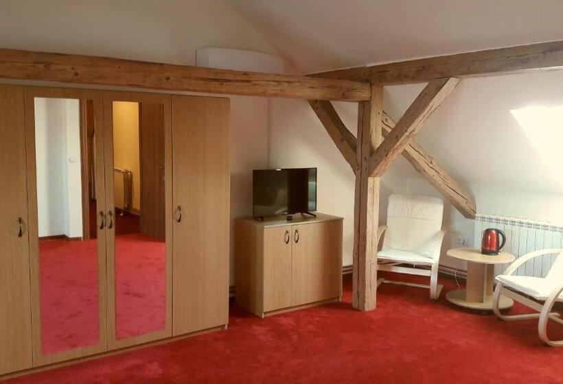 פנסיון Antique Apart