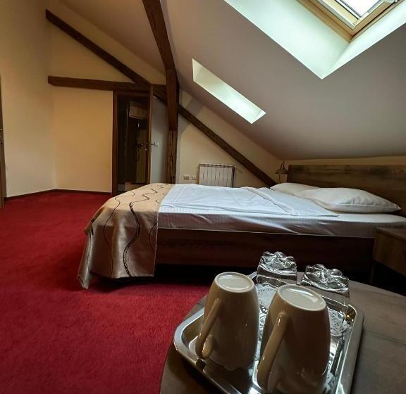 פנסיון Antique Apart