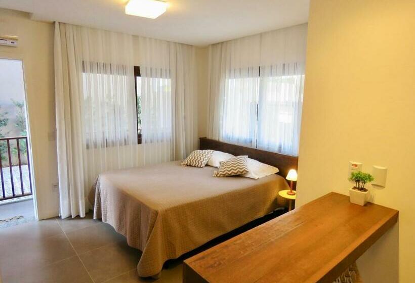 פנסיון Banzai Brava Suítes