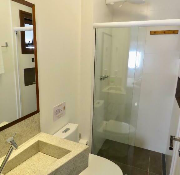 פנסיון Banzai Brava Suítes