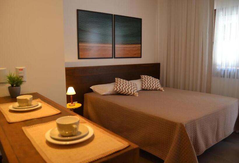 פנסיון Banzai Brava Suítes