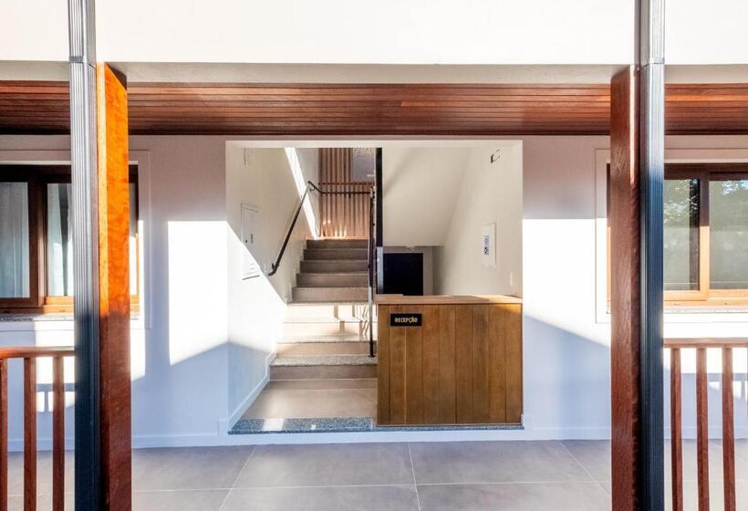 פנסיון Banzai Brava Suítes