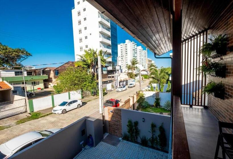 פנסיון Banzai Brava Suítes