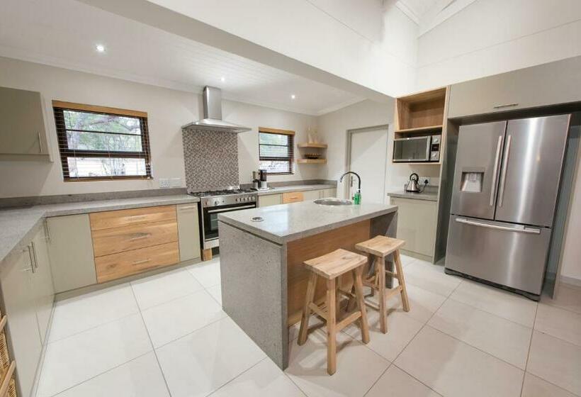 פנסיון Bushwillow Private Villa