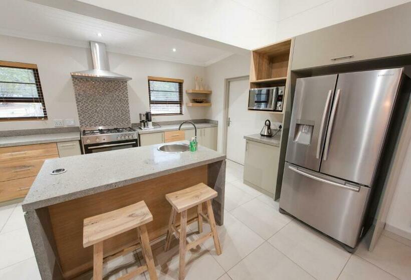 פנסיון Bushwillow Private Villa