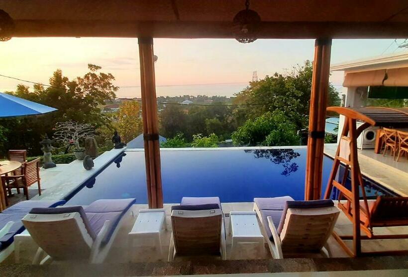 פנסיון Cantik Villa