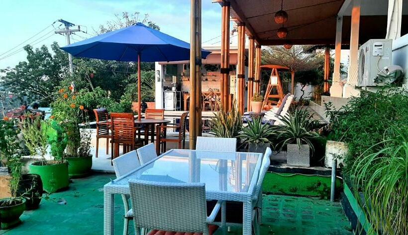 פנסיון Cantik Villa