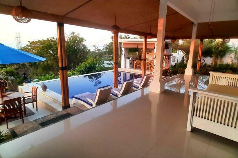 פנסיון Cantik Villa