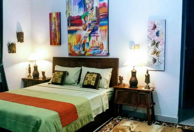 פנסיון Cantik Villa