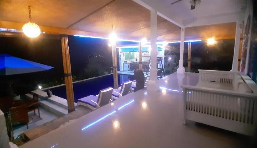 פנסיון Cantik Villa