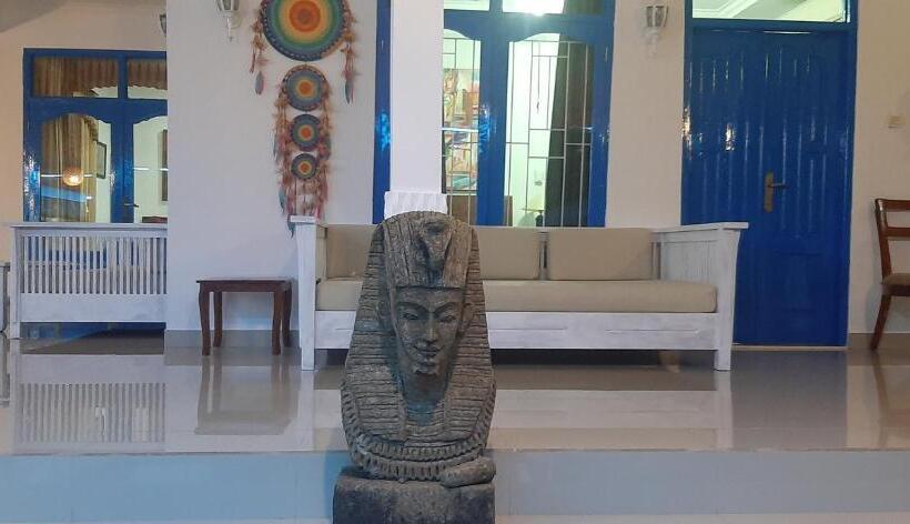 פנסיון Cantik Villa