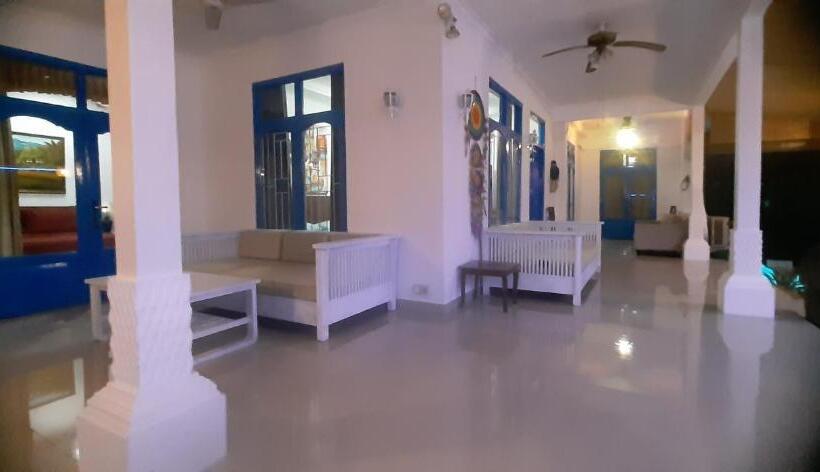 פנסיון Cantik Villa