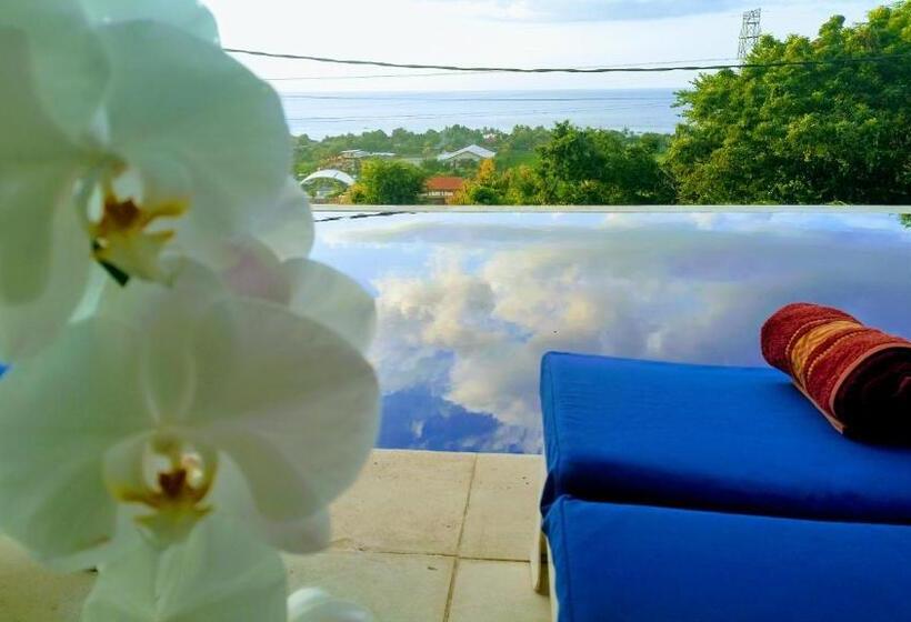 פנסיון Cantik Villa