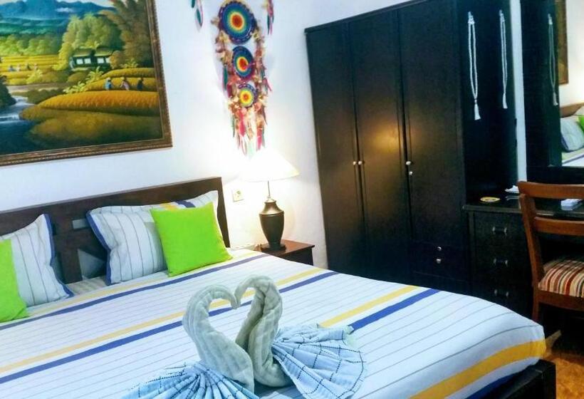 פנסיון Cantik Villa