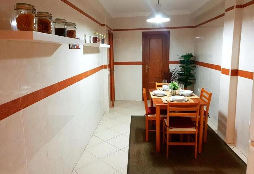 Пансион Downtown Guest House
