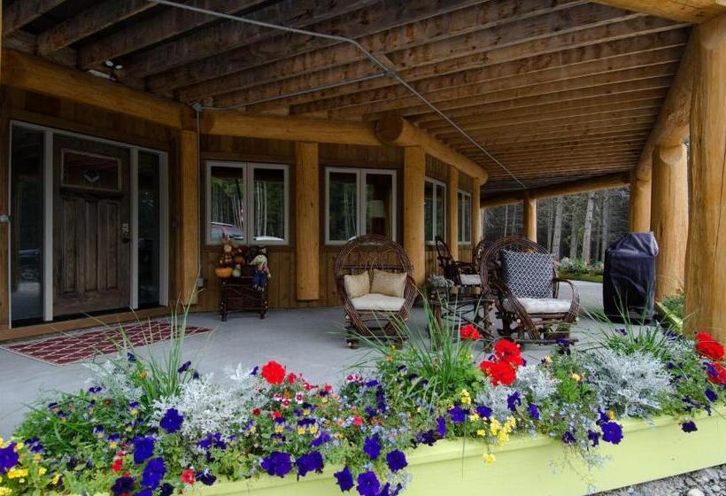 פנסיון Golden Acres Mountain Lodge