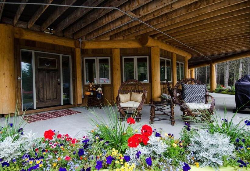 פנסיון Golden Acres Mountain Lodge