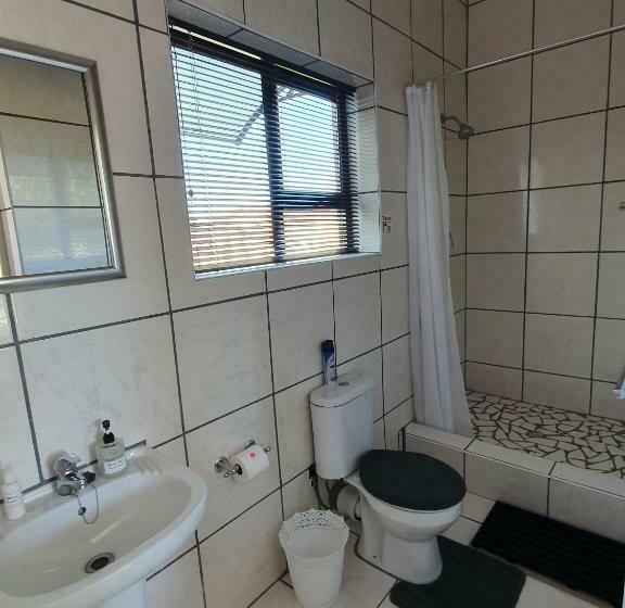 פנסיון Karoo View Guesthouse Cradock