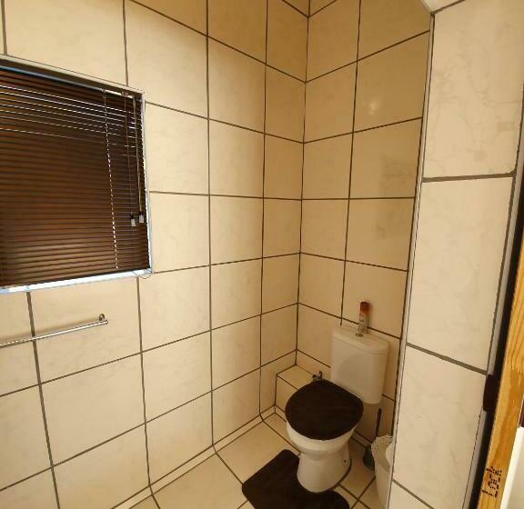 פנסיון Karoo View Guesthouse Cradock