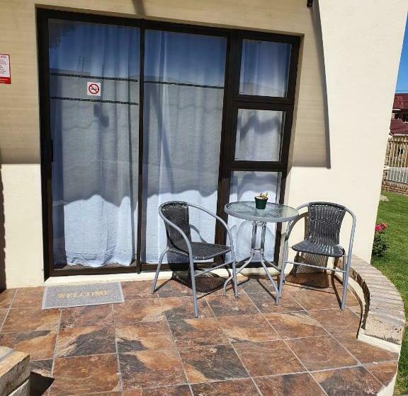 פנסיון Karoo View Guesthouse Cradock