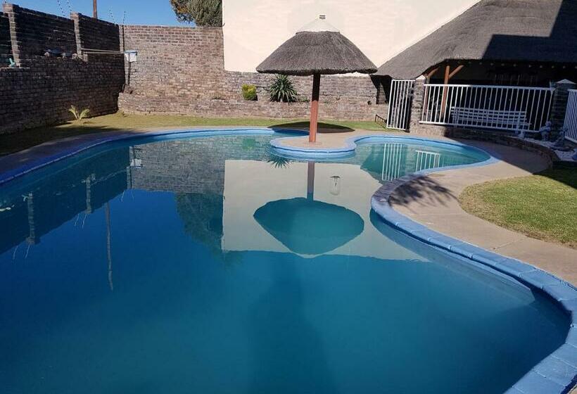 פנסיון Karoo View Guesthouse Cradock
