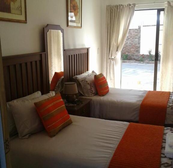 פנסיון Karoo View Guesthouse Cradock
