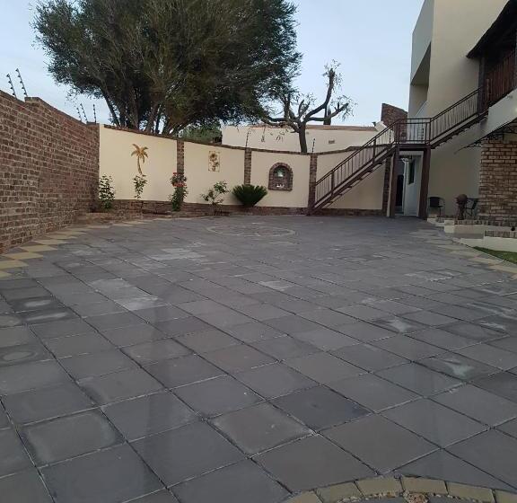 פנסיון Karoo View Guesthouse Cradock