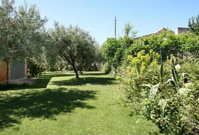 Пансион Karrua House   Magnolia Room